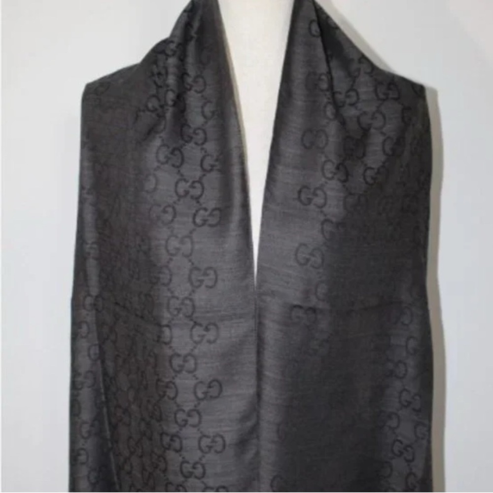 Gucci Black GG Wool Monogram Scarf - Picture 2 of 4